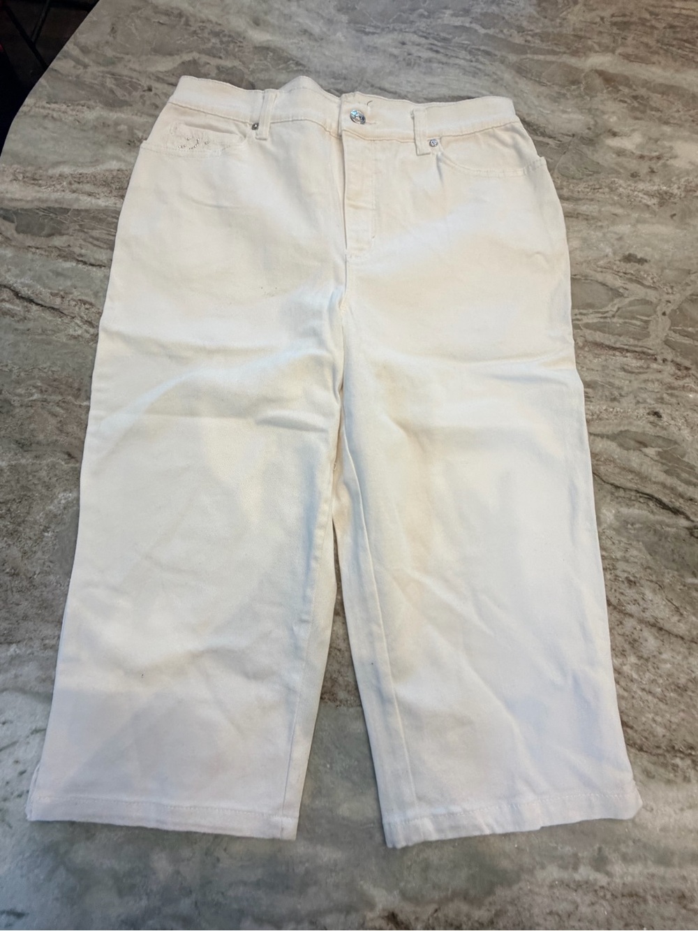 Gloria Vanderbilt Amanda Size 8 White Stretch Capri Jeans Slimming Cropped